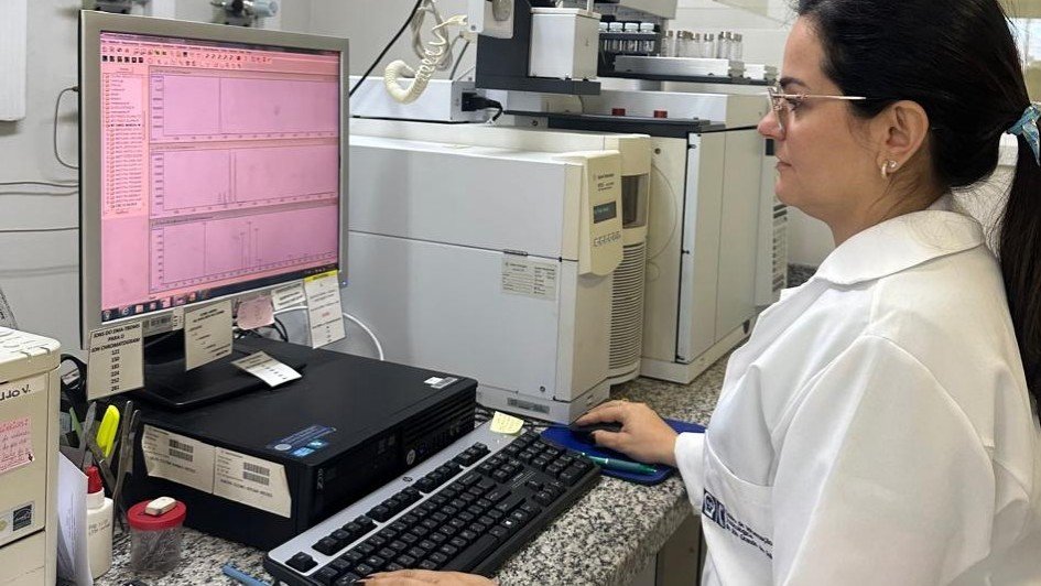 13172159_2221273_GD Análise realizada com cromatógrafo gasoso é considerada padrão-ouro para diagnóstico - Foto:...