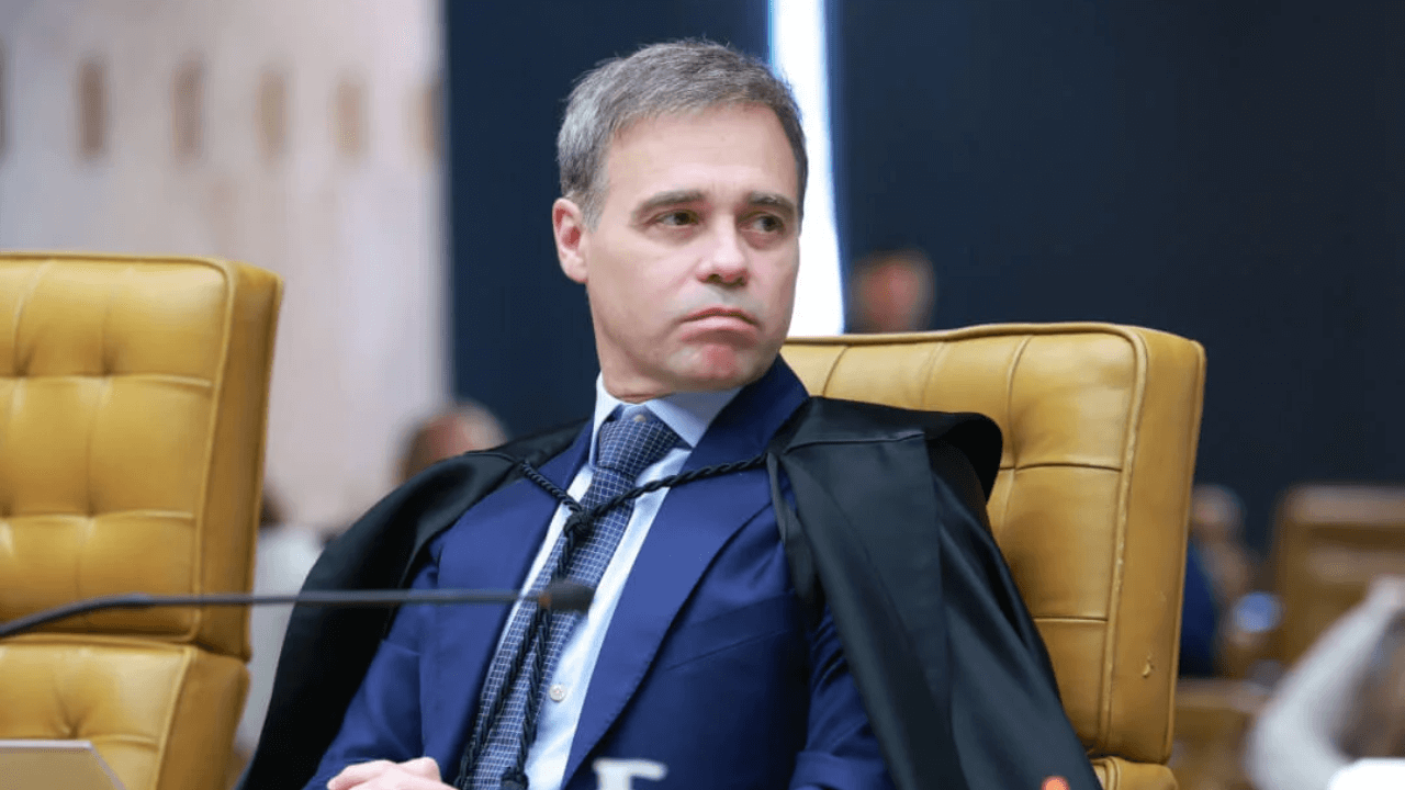 União Bloqueia R$ 390 milhões de Sindicato ligado a irmão de Lula