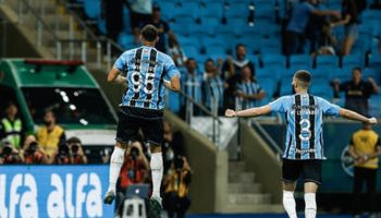 Carlos Vinicius marcou duas vezes na Arena. Foto: Divulgação / Grêmio FBPA