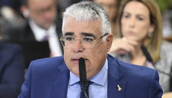 Avança no Senado proibição de aborto após cinco meses e meio de gestação. O relator Eduardo...