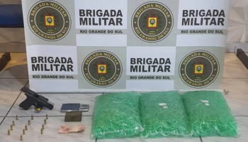 Bm apreende Arma, Drogas e Materiais para Tráfico em Capão da Canoa