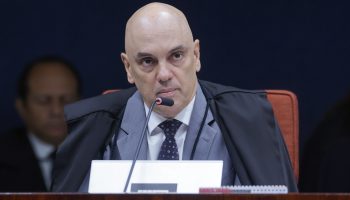 Moraes reabre inquérito contra Bolsonaro por suposta interferência na PF